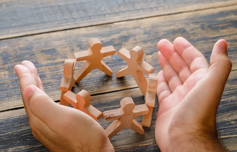 COMMUNITY SOURCING